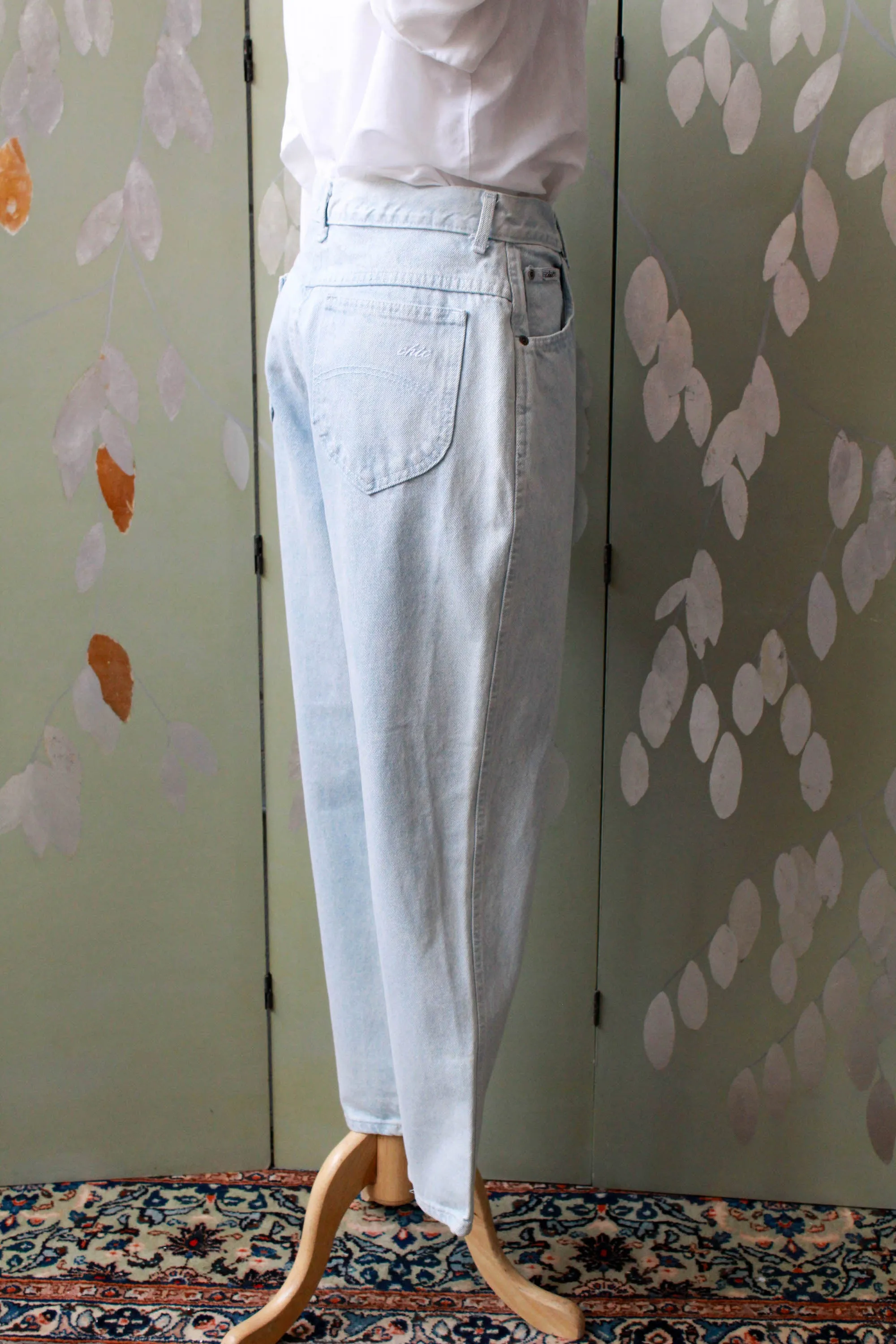 90s Light Wash Chic Denim Jeans, Waist 30"