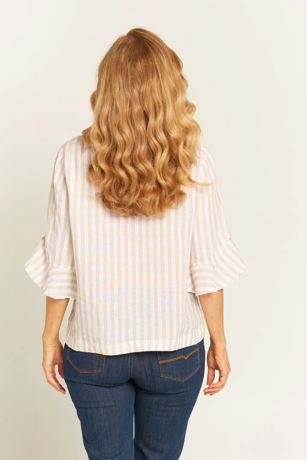 Shake Ruffle & Roll Top Beige/White