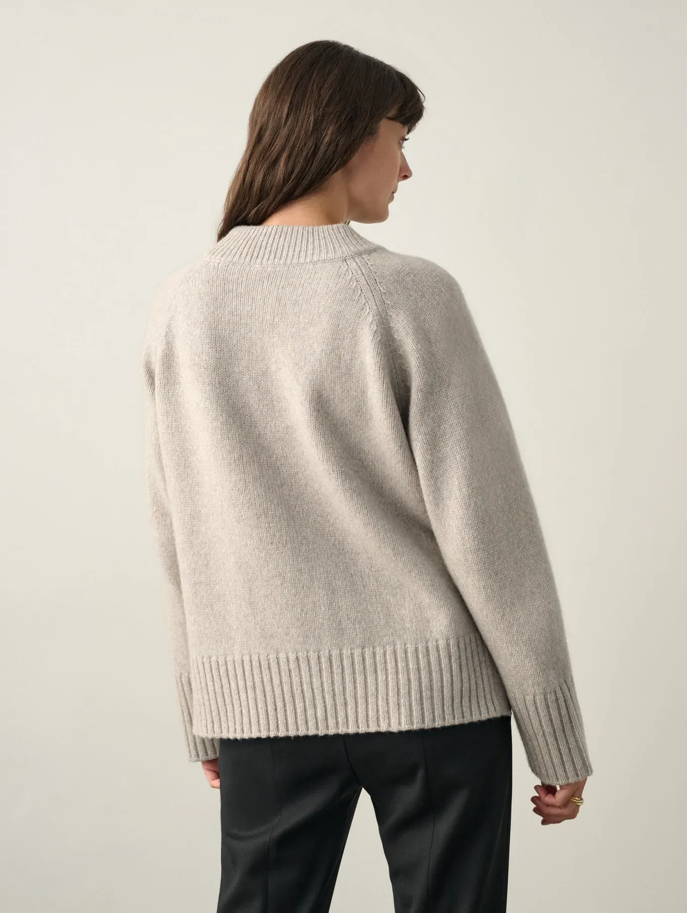 White   Warren - Lofty Cashmere Blend Marled Crewneck In Light Grey Marl